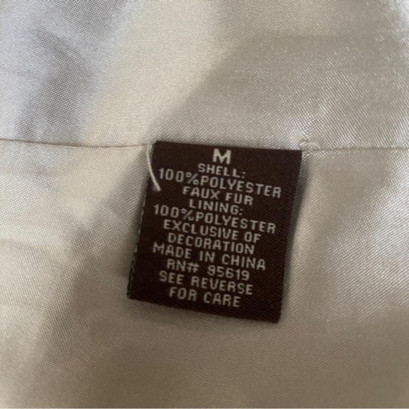 FEVER Womens VEST LUXURIOUS FAUX FUR, COLLAR Zipper, Satin Interior Taupe size M - Picture 4 of 6